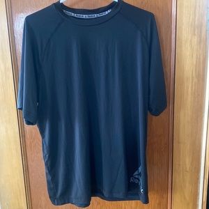Reebok | Unisex Size Large Tee Shirt
